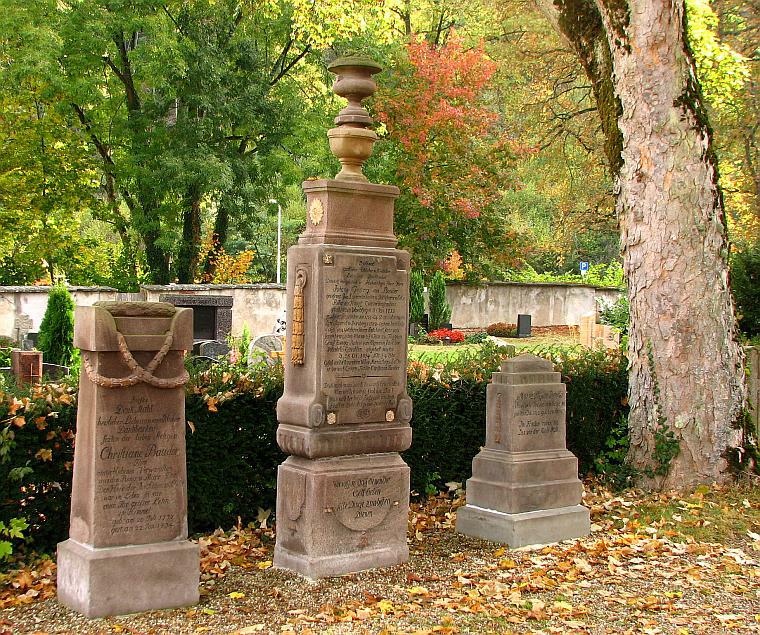 Grabdenkmäler der Familie Bauder